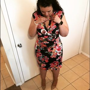 💕💕💕$15-Andre Oliver Floral Dress